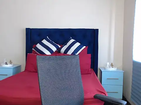 QUEENMANDYY live cam preview