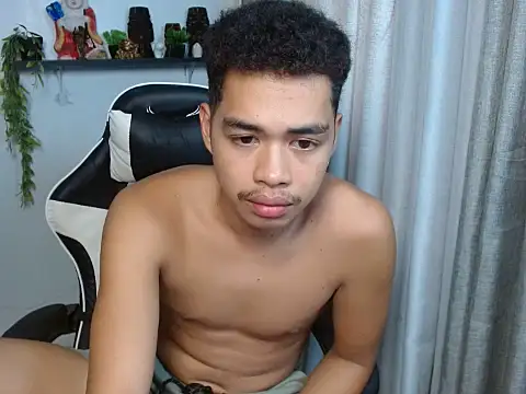 curlyasian_njxx live webcam