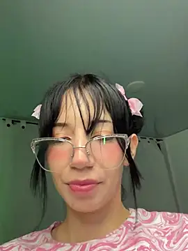 Strawberry_Honey_03 live cam on StripChat