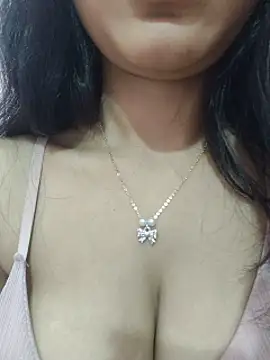 Sweet-Fiza live cam on StripChat