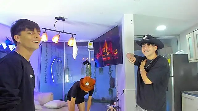 Houseofwarrios live webcam