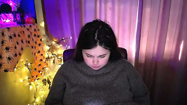 Emily_Mo live cam on StripChat