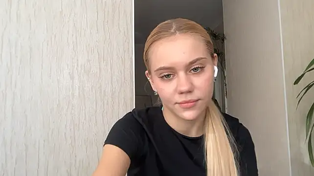 Glamorforyou live cam on StripChat
