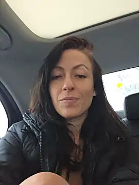 Risky_woman