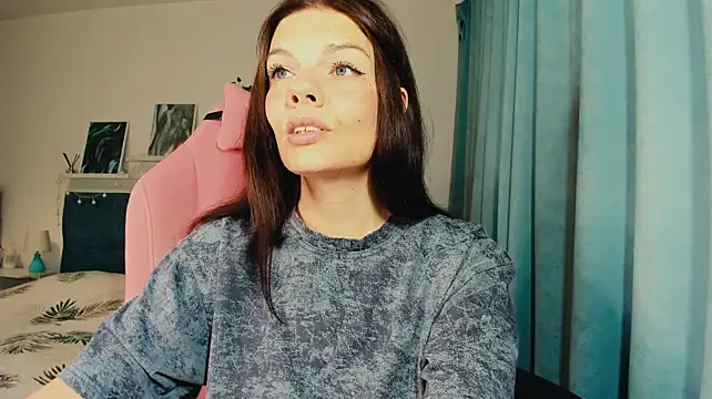 AlysaNightmoon live cam on StripChat