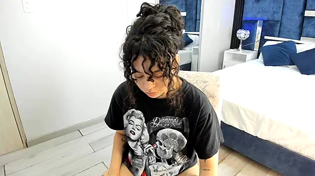 KatherineGomez live cam on StripChat