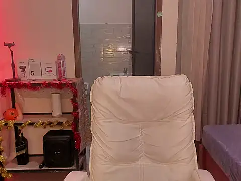 Horny_Sassy live cam on StripChat