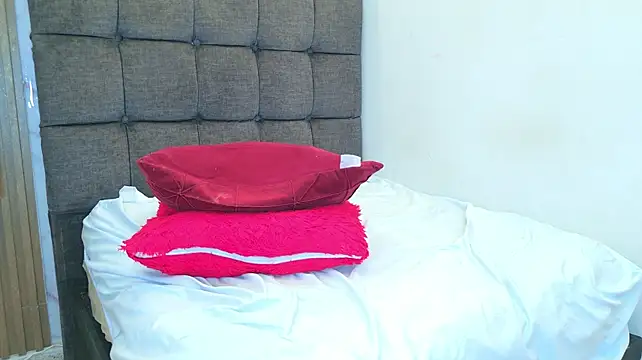 aly_n_sebas (Ask my age) - ride cock