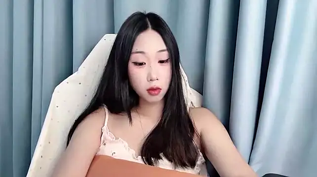 diudiu622 live cam on StripChat
