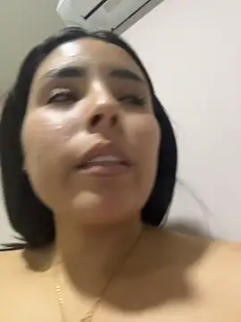 LovelyEyess webcam