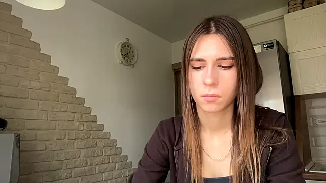 ZaraGuyette live cam on StripChat
