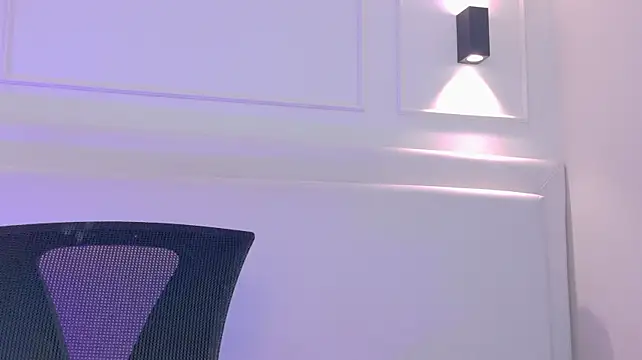NaomiKlarc