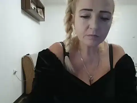 LanaFoxx live cam on StripChat