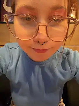 SlavicCandy live cam on StripChat