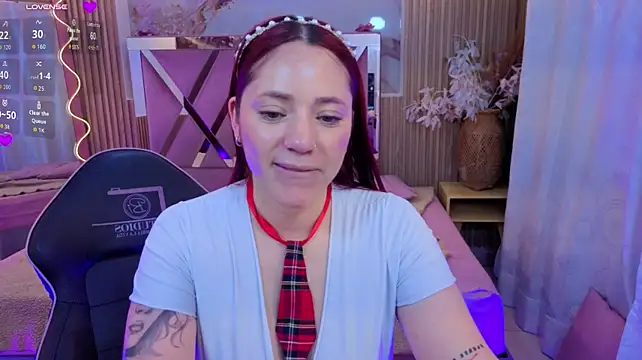 ANNE_TAY1
