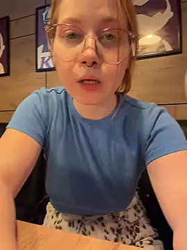 SlavicCandy live sex cam