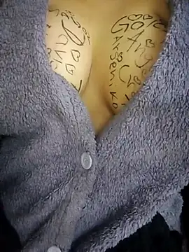 cherryderry (Ask my age) - Meter dildo en vagina