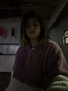 kitten_cam (F teen) - slap tits
