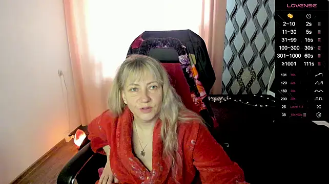 ganet469 (F milf) - squeeze naked tits
