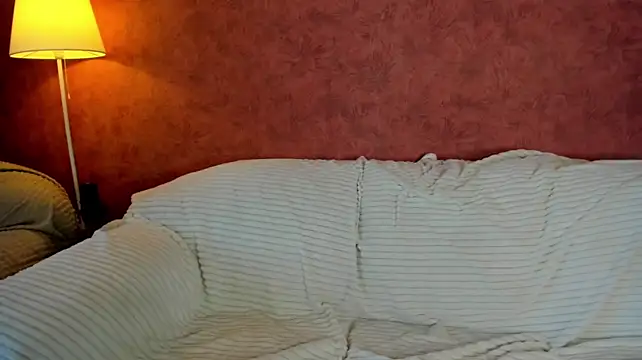 kayleencurtis (F young) - Flash my butt