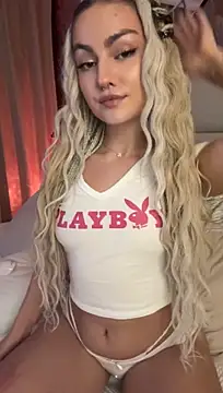 lerafox (F young) - shorts off