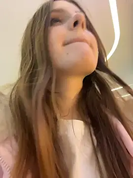 lunabelle_ (F young) - pinch my nipples+ very risky flash for u