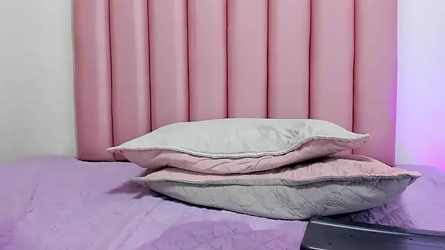 LauAllYours_