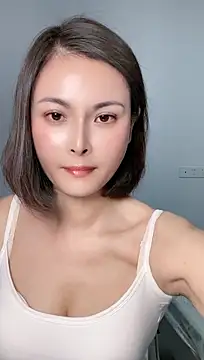 liliya0015 (F milf) - 先买个车轱辘
