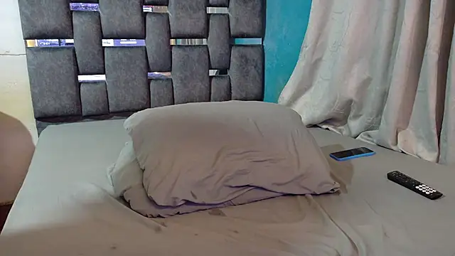 zackmontieel live cam on StripChat