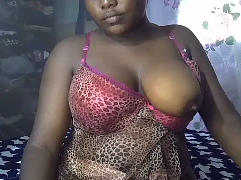 freaky-hotgal001 live cam on StripChat