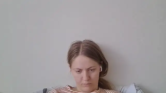 LarissaTewes live sex cam