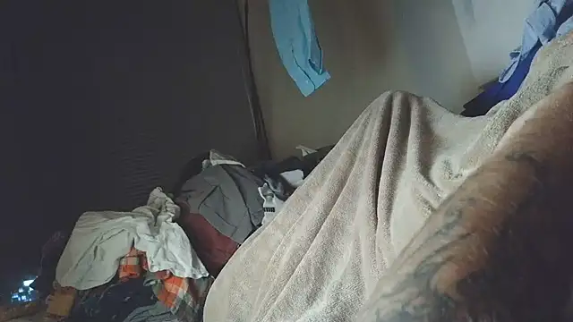 overmydadbody222 webcam
