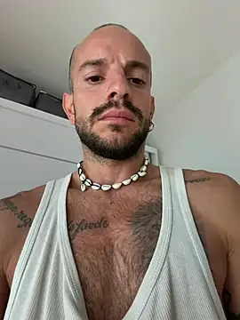 lupopiemontese live cam on StripChat
