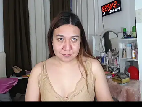 stellahugeX live cam on StripChat