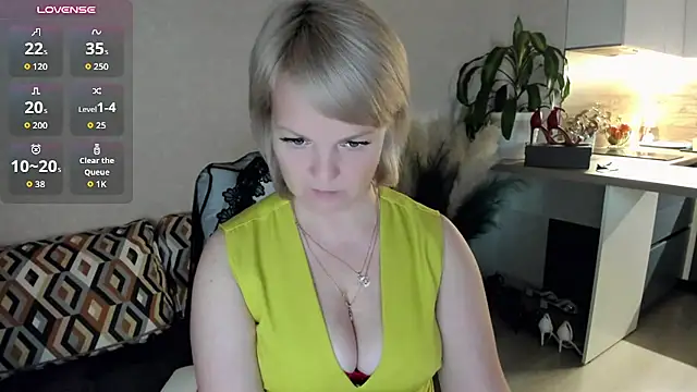 Juarnea_ live cam on StripChat