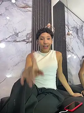 Luisp18_ live cam on StripChat