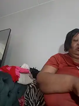 nancy111 (F milf) - Make Me cum and squit in my toy