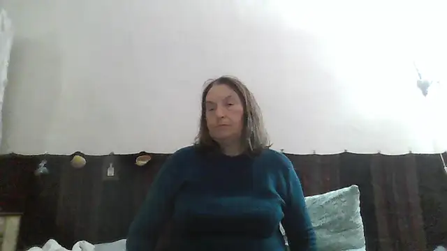 AnnaLive570 live cam on StripChat