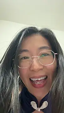 Caihong- live cam on StripChat