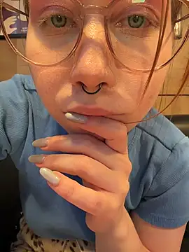 SlavicCandy live webcam