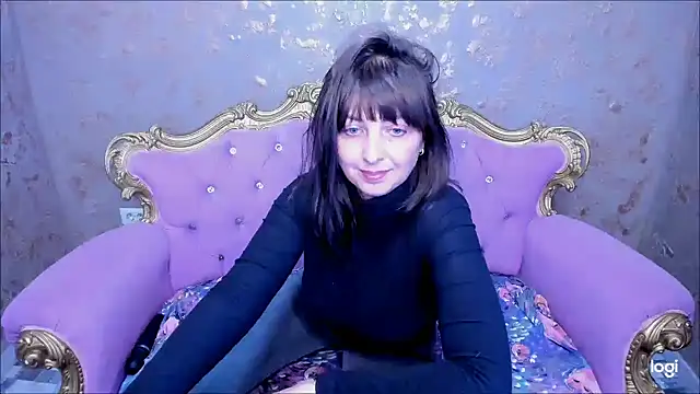 DivinSandra live cam on StripChat