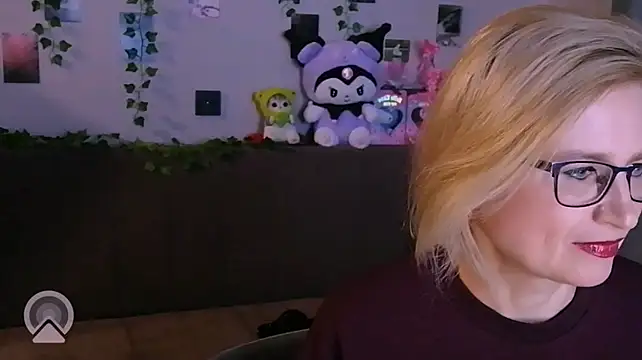 Helen_birdd live cam on StripChat