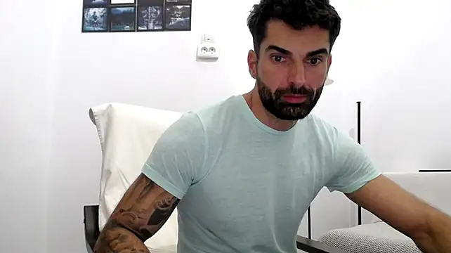 Verycutex live cam on StripChat