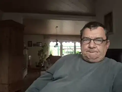 Nobbie444 live cam on StripChat