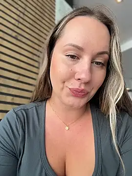Mona_Plus