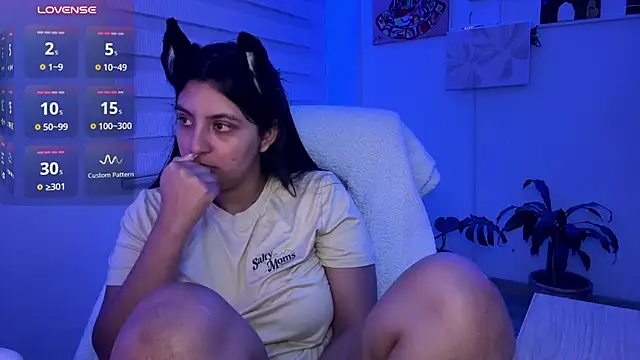 cloe_small live cam on StripChat