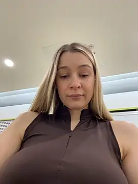 sashacatt (F young) - Masturbation+one finger in  pussy🔥