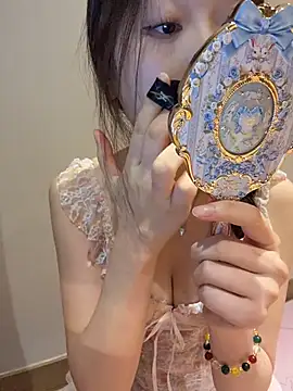 Show webcam en direct avec zhenzhu443 - Jouets Lovense interactifs disponibles