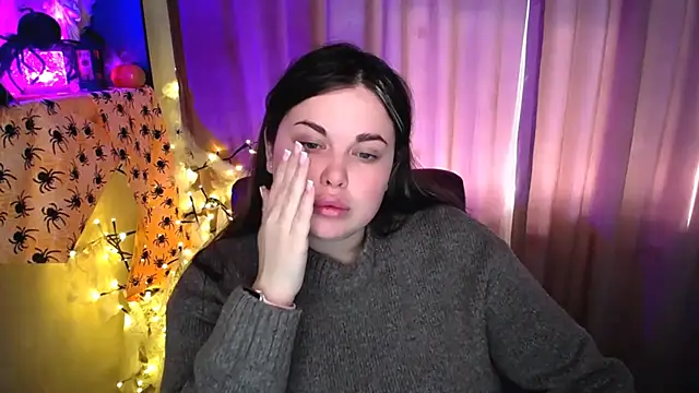 Emily_Mo