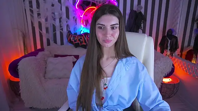 KylieJoyys live cam on StripChat